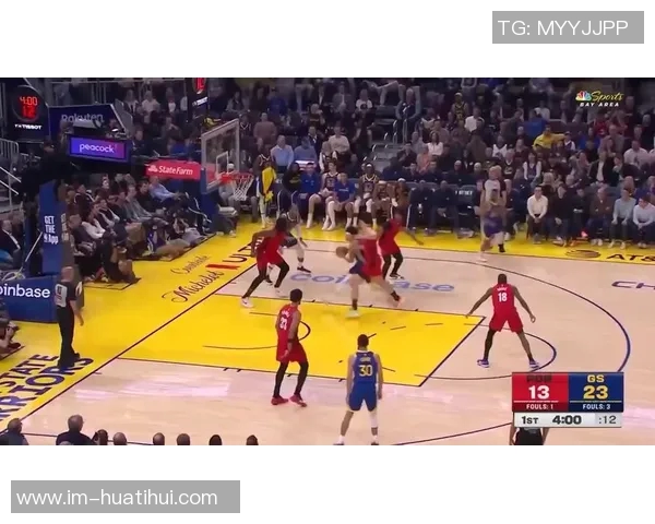库里半场表现抢眼7投5中贡献14分2助攻三分球命中率高达60成为全队得分王
